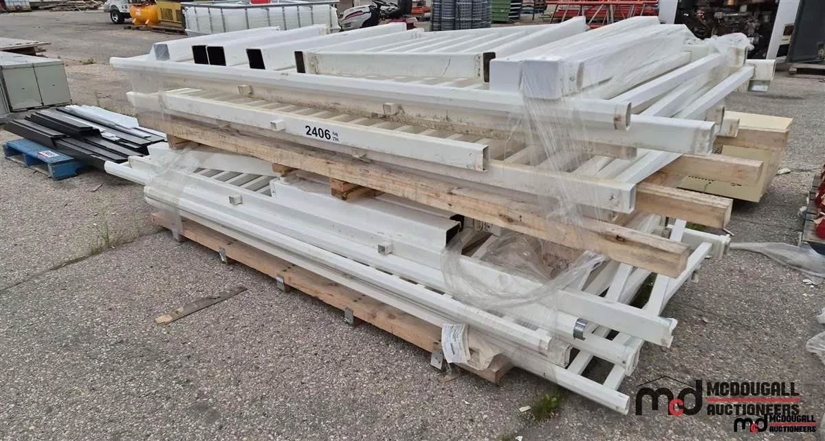 10' White Plastic Fencing Bundle
UNRESERVED