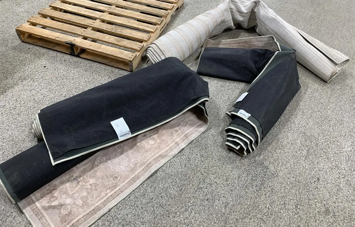 Assorted Area Rugs
UNRESERVED
