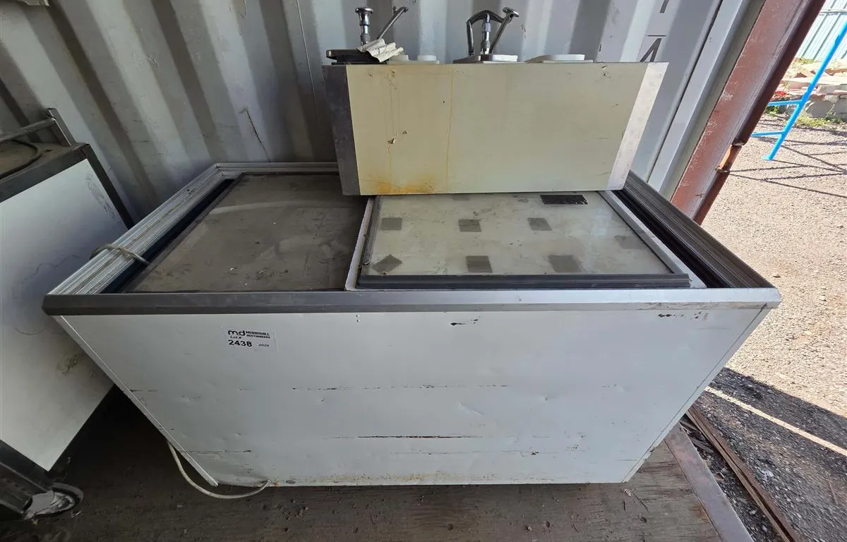 Commercial Ice Cream Dipping Cabinet & More
UNRESERVED