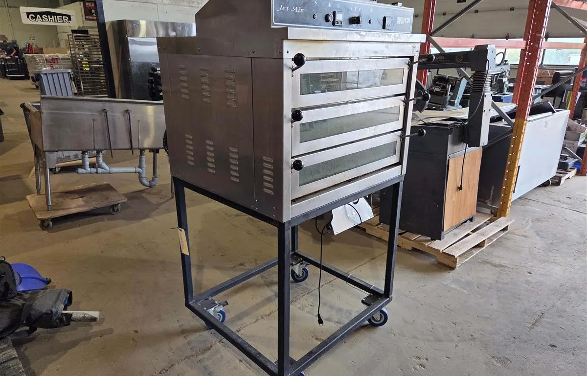 Doyon Jet Air Triple Deck Pizza Oven
UNRESERVED