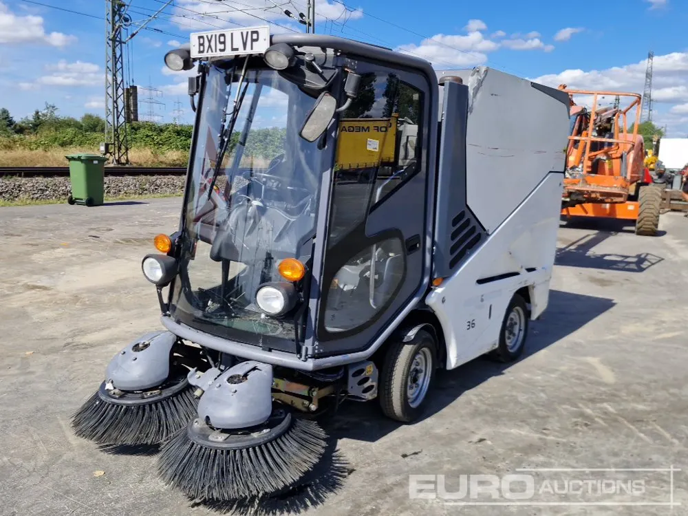 Green Machine 4x2 Road Sweeper, Reverse Camera
