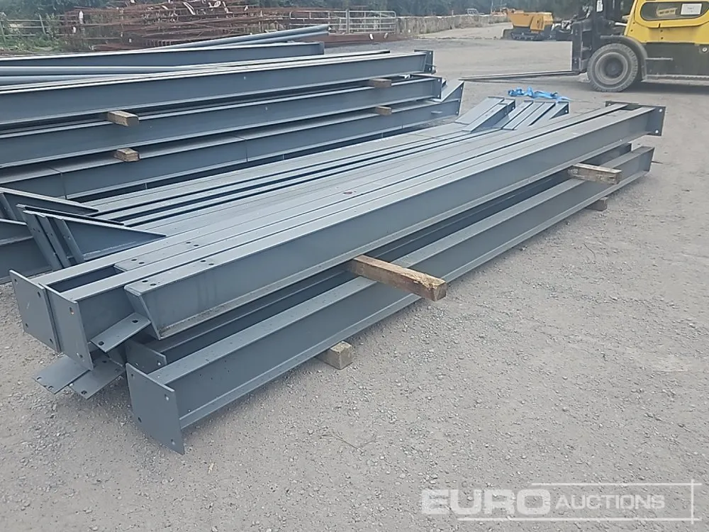 60 x 30 x 15 Steel Frame Building, 15 Degrees Roof Pitch, Purlin Cleats