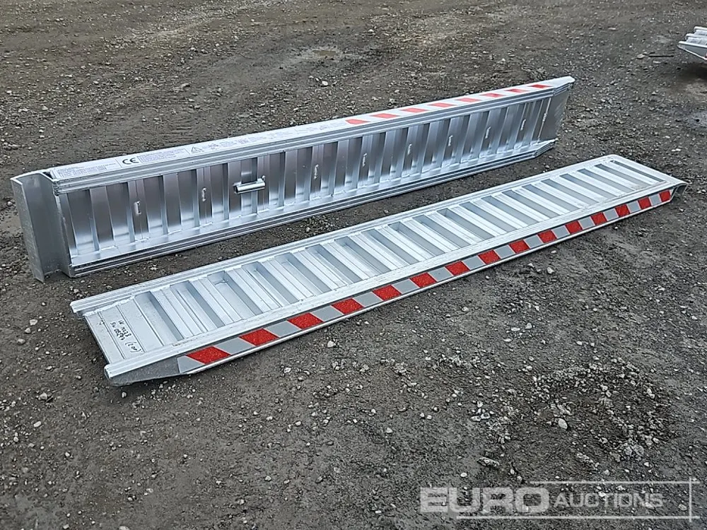 Unused 2375mm x 340mm Aluminium Loading Ramp (2 of)