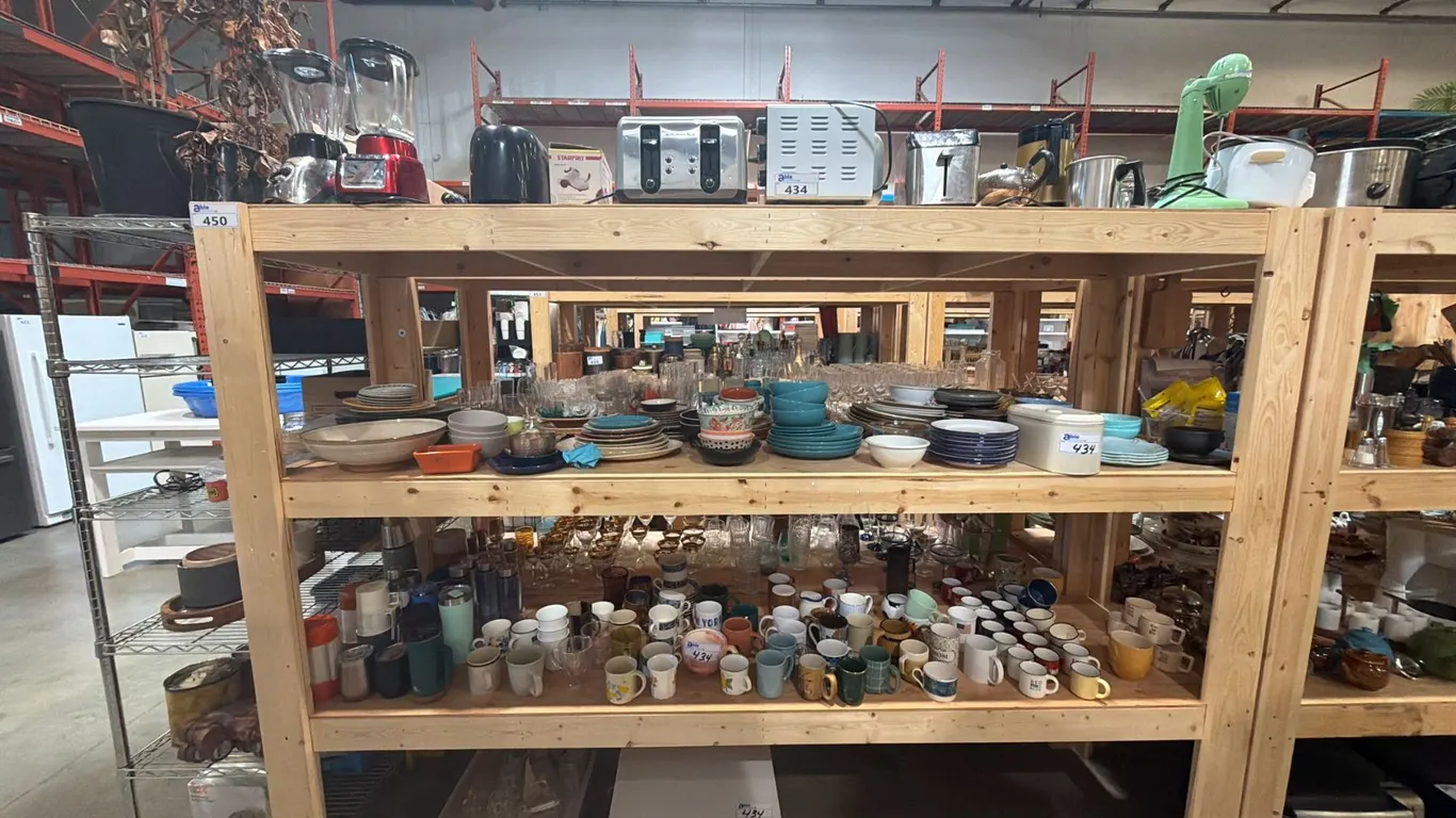 4 SHELVES OF ASSORTED HOUSEWARES - SMALL APPLIANCES, COPS, PLATES AND GLASSWARE