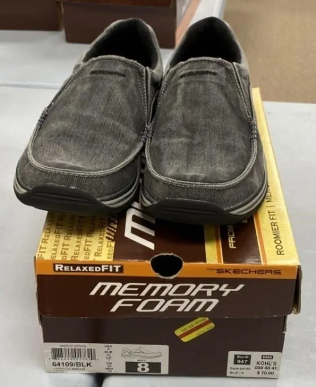 Size 8 Skechers