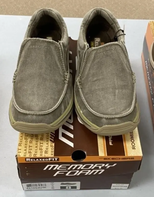 Size 8 Skechers