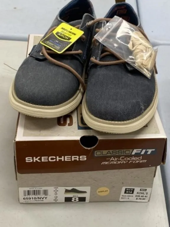Size 8 Skechers