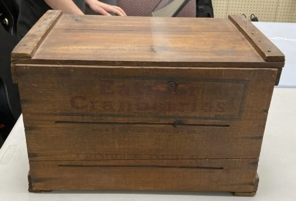 Wood Cranberry Box