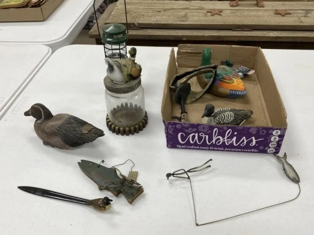 Outdoor Figurines and Collectibles