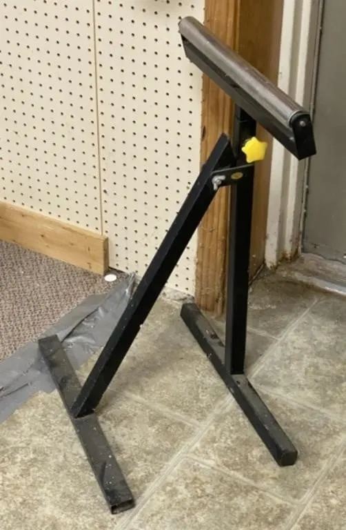 Extra Man Rolling Stand