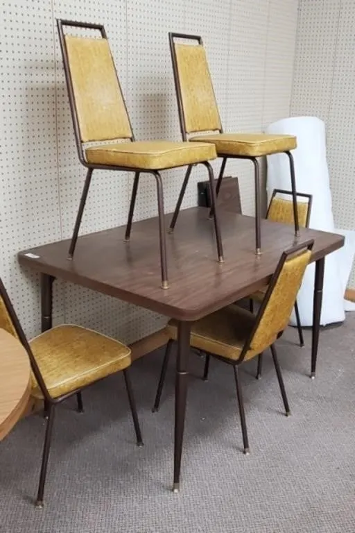 Table with 6 Chairs