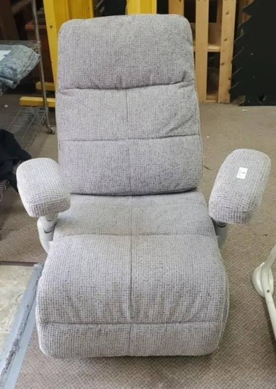 Mamazing Nursery Rocking Recliner