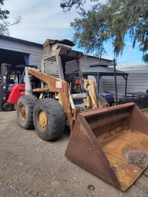 bobcat skid steer 940 run /moves