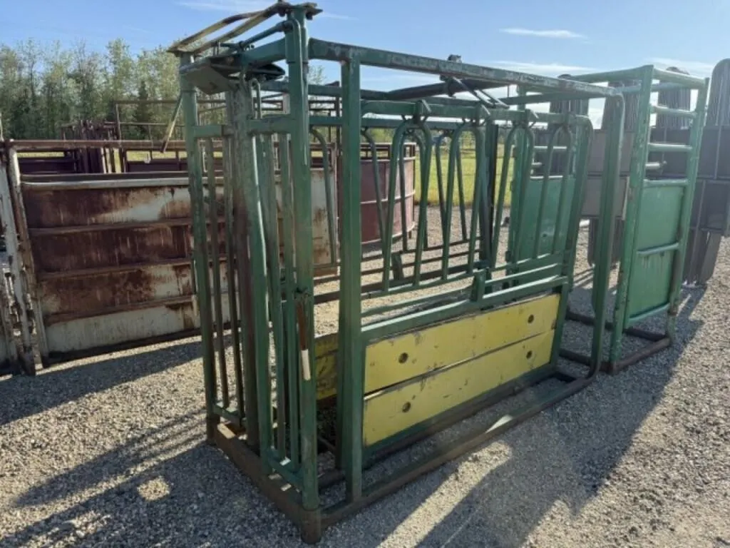 Mister Squeeze Cattle Squeeze (Needs Floor)