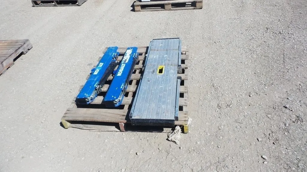 Kobalt Sawhorses & Gorilla Slim-Fold Pro