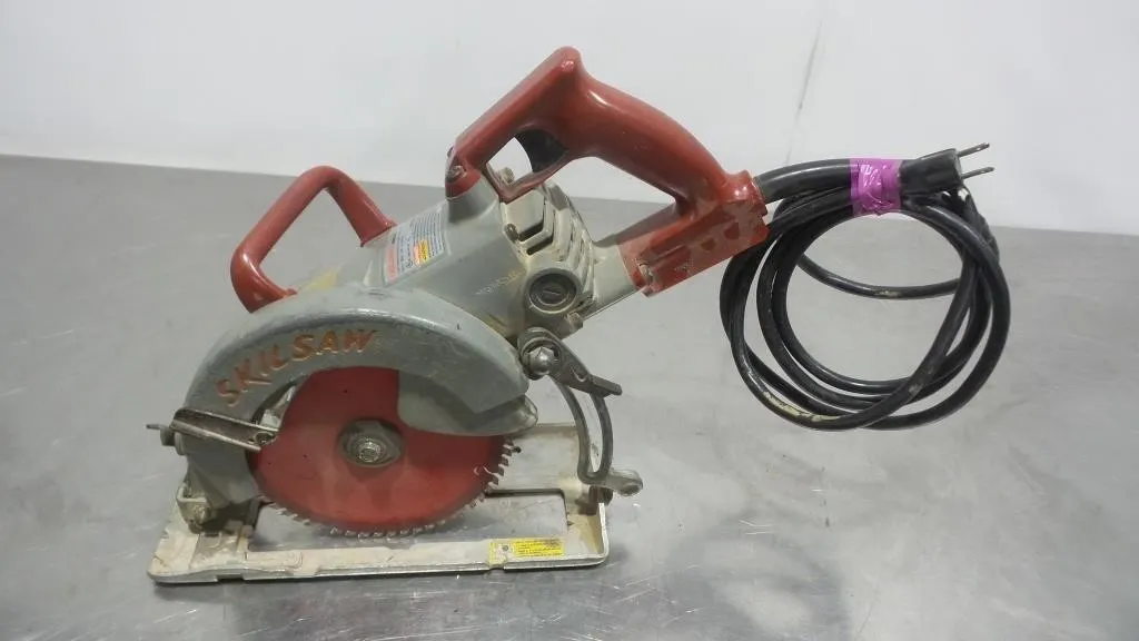 SKILSAW SHD77M 7-1/4" 15A Worm Saw