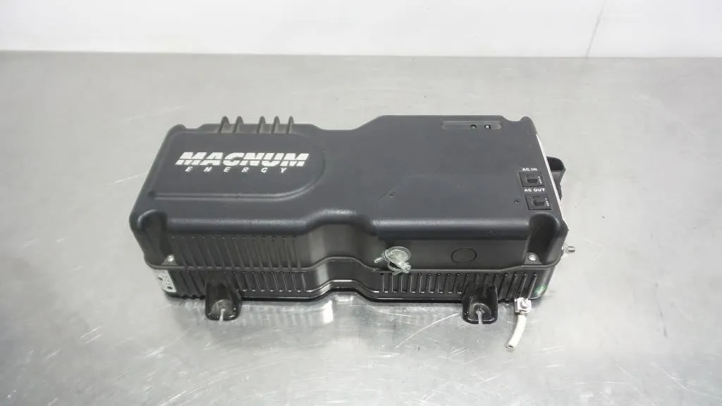 Magnum Energy MM612 600W Power Inverter