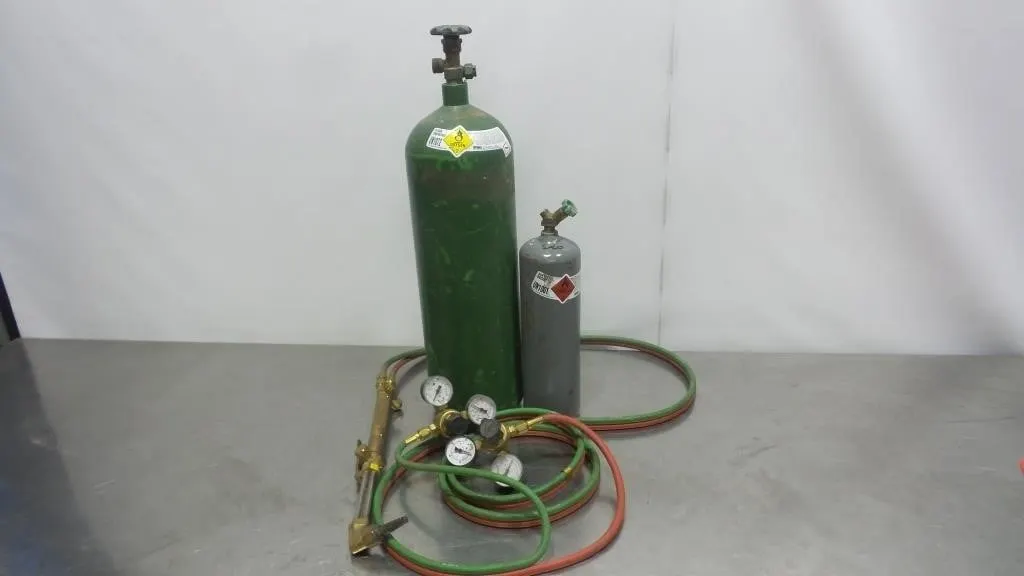 Oxygen Acetylene Torch Set w/ Tanks & Regulators