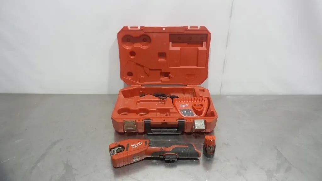 Milwaukee 12V Copper Tubing Cutter Kit