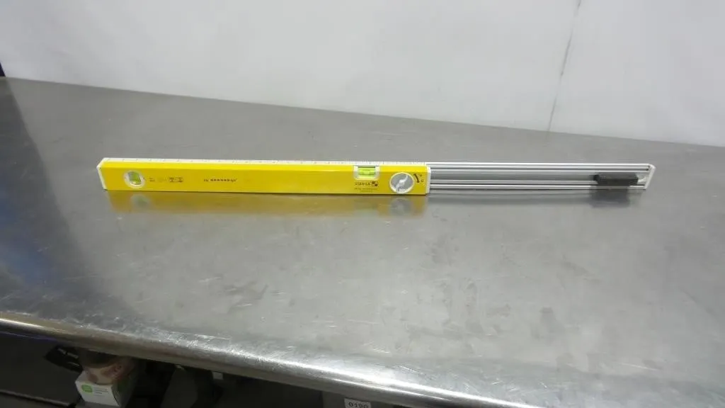Stabila 24�40" Telescopic Spirit Level