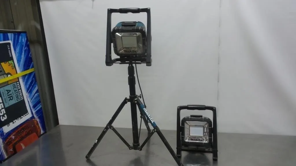 Pair of Makita DML805 LED Work Lights
