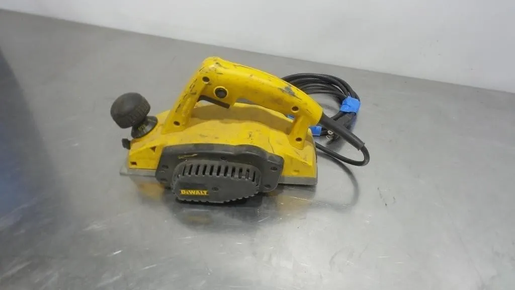 DeWalt DW677 Corded Hand Planer
