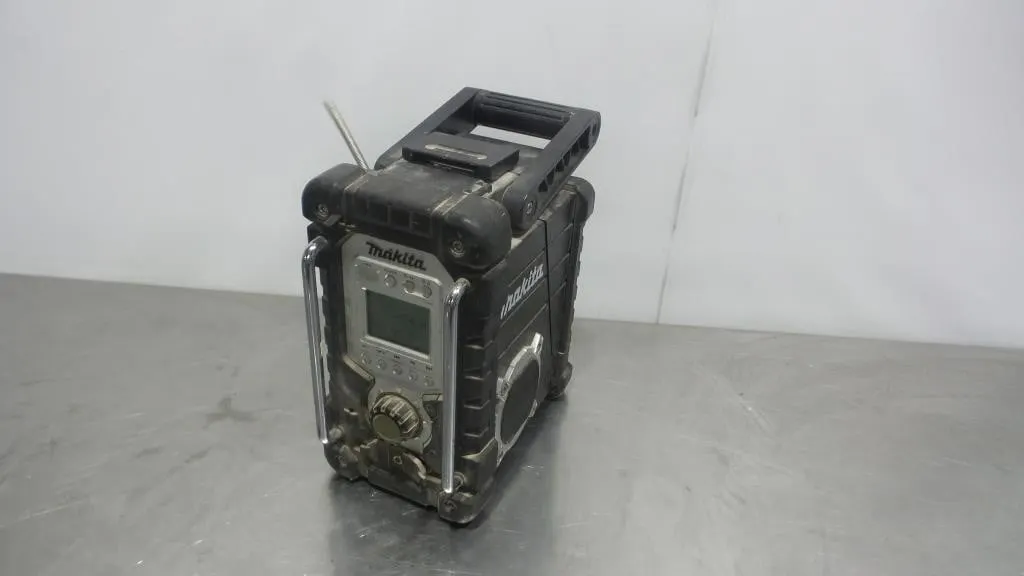 Makita LXRM03 Cordless Jobsite Radio