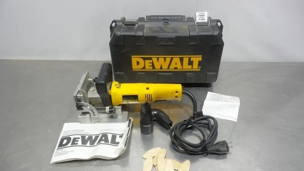 DeWalt DW682 Plate Biscuit Joiner Kit