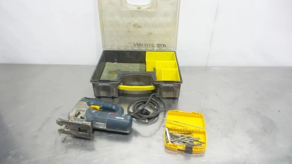 Bosch 1587VS Jig Saw with Blades & Case