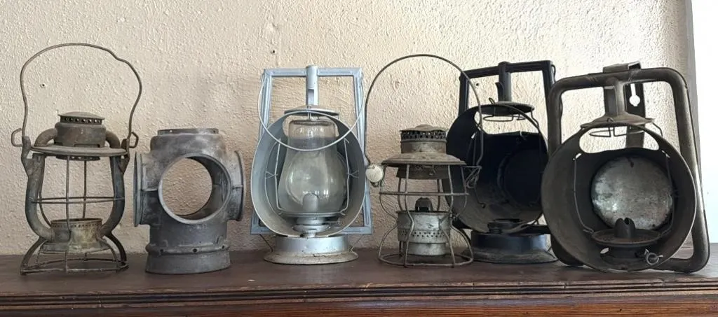 Railroad Lanterns (only one with globe)
- NYCS,