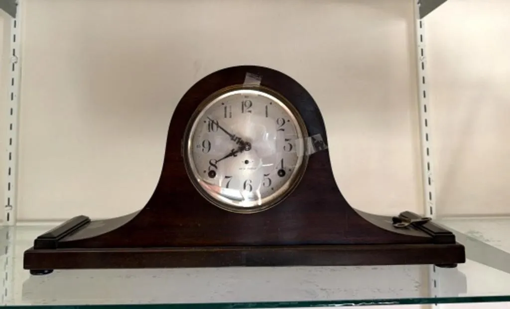 Vintage Seth Thomas Mantle Clock With Key