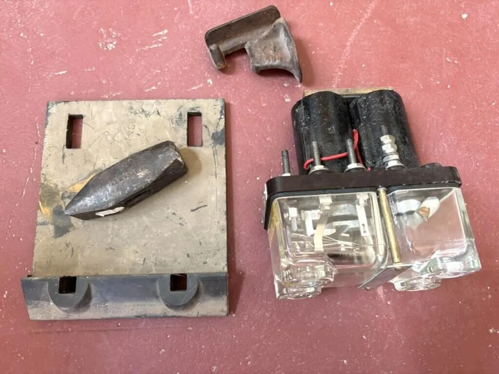 Lg. Relay, AT&SF Hammer Head, Rubber Tie Plate