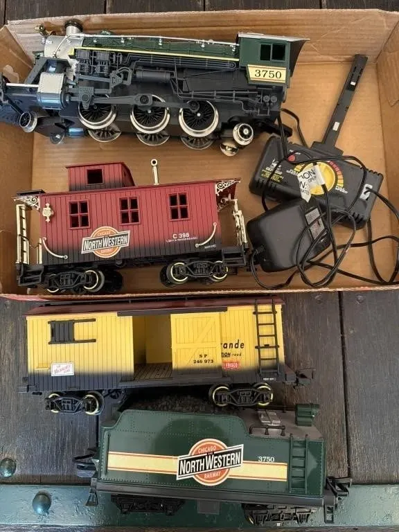 New Bright Toy Train Engine, Cars and Control