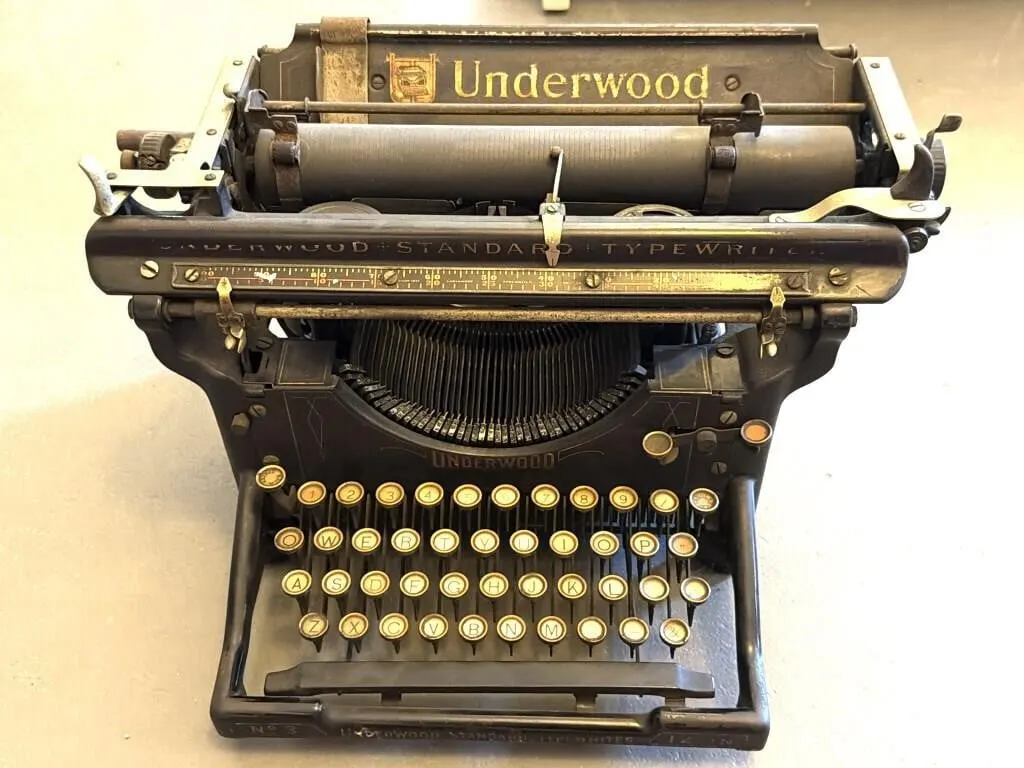 Antique Underwood No. 3 Standard Typewriter 12”