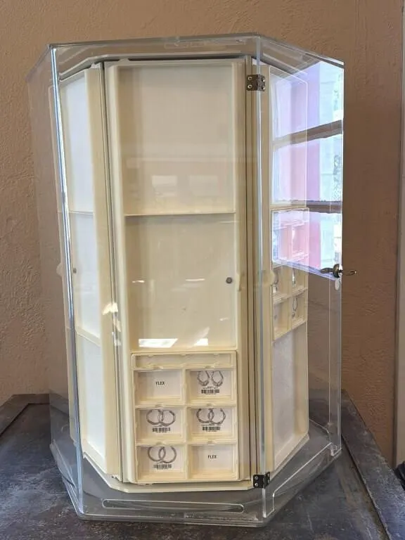 Spinning Store Display 19" x 21" x 26"