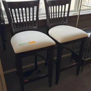 2 Counter Hight Bar Stools