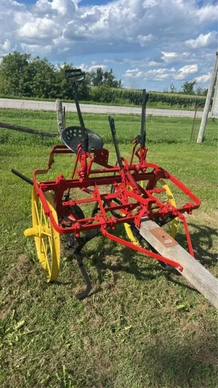 Horse drawn disc cultivator