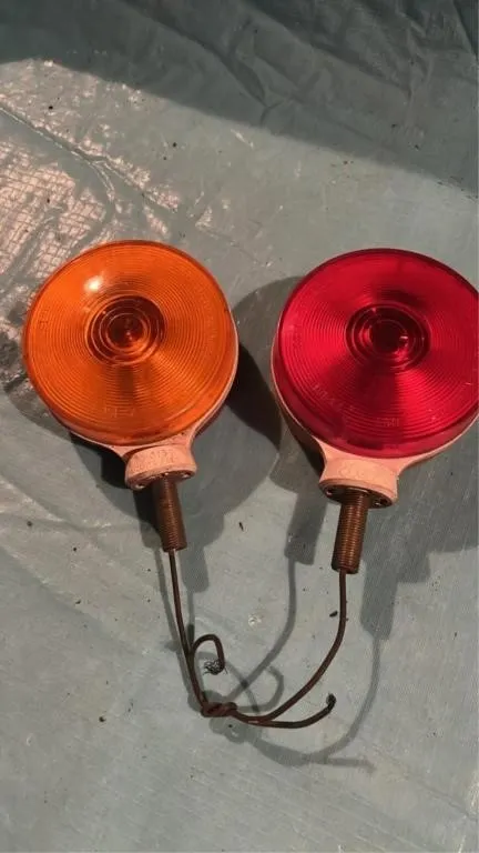 Double sided mounting lamps