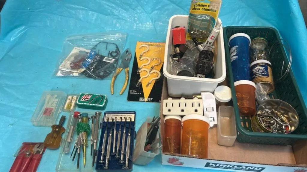 Precision screw driver set