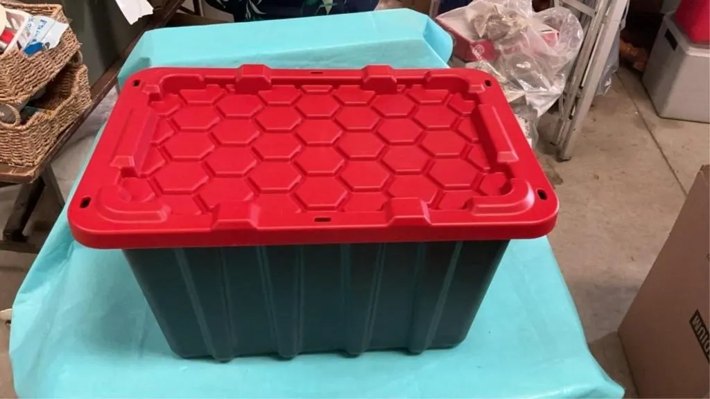 Storage box