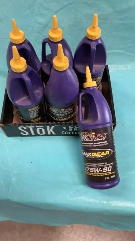 High performance gear oil