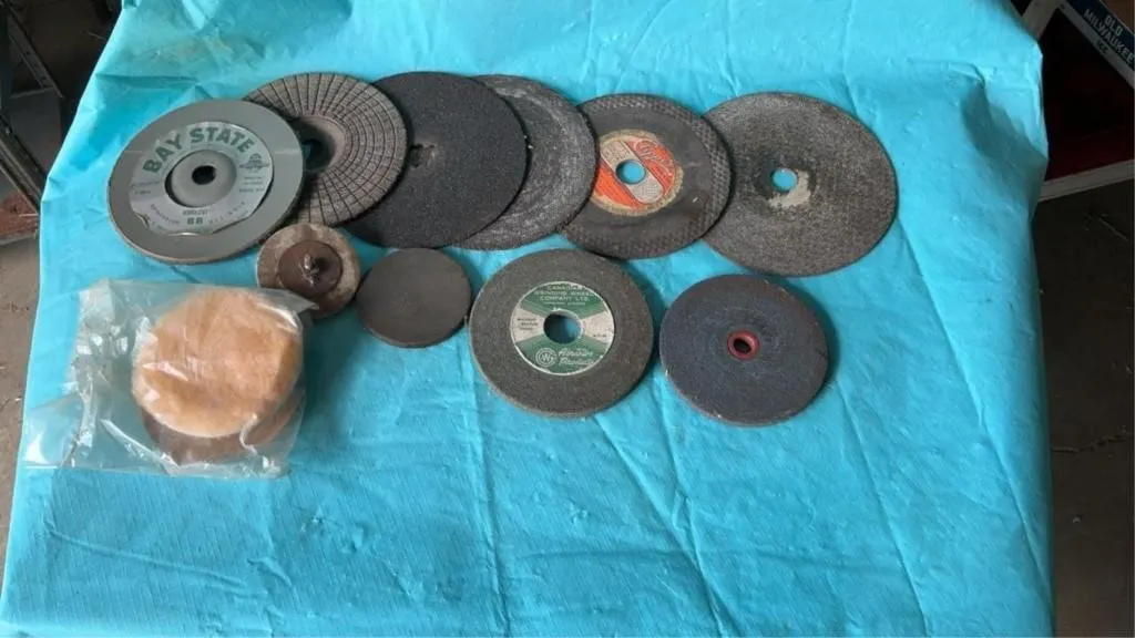 Gpassorment of grinding wheels