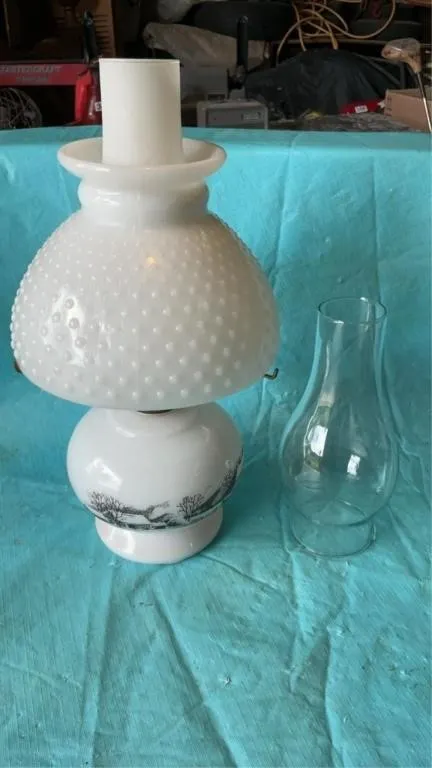 Glass oil lamp