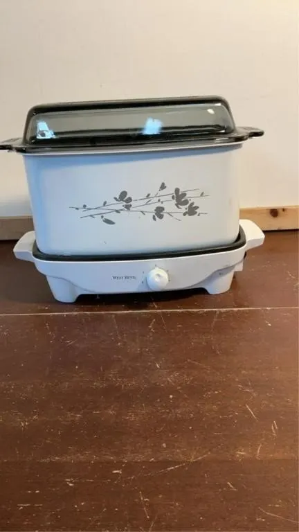 Slow cooker