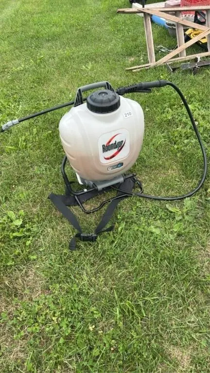 Portable sprayer