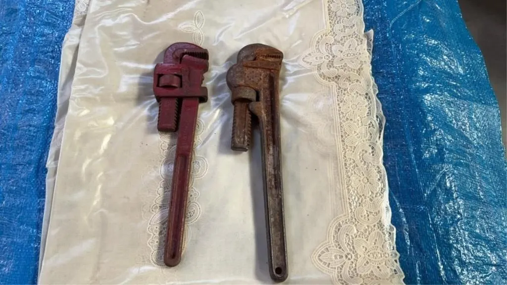 Pipe wrench