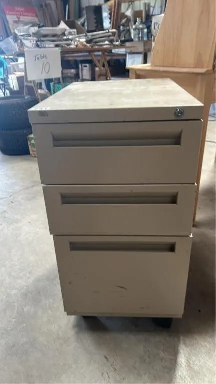 3 drawer metal filer.