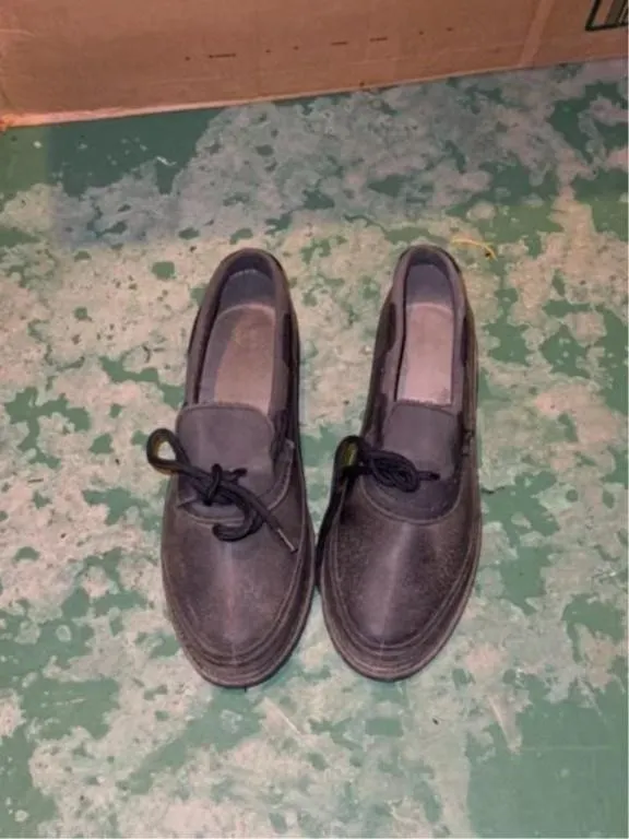 Pair of men�s shoes