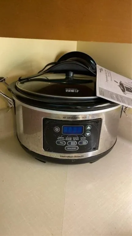 Slow cooker
