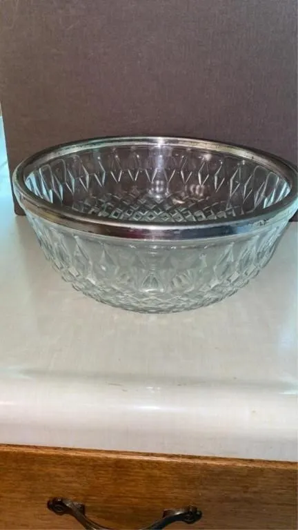 Glass bowl